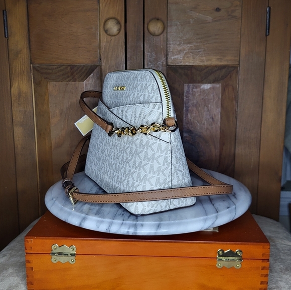 Michael Kors Beige Crossbody Bag - Picture 4 of 17